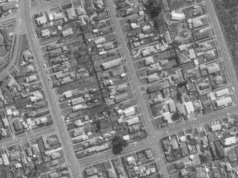 32 Pine Avenue from the air, 1975-1979