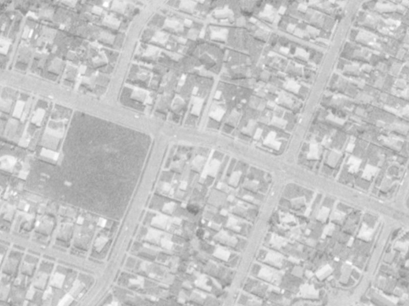 31 Staveley Street from the air, 1975-1979