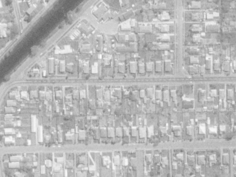 28 Retreat Road from the air, 1975-1979