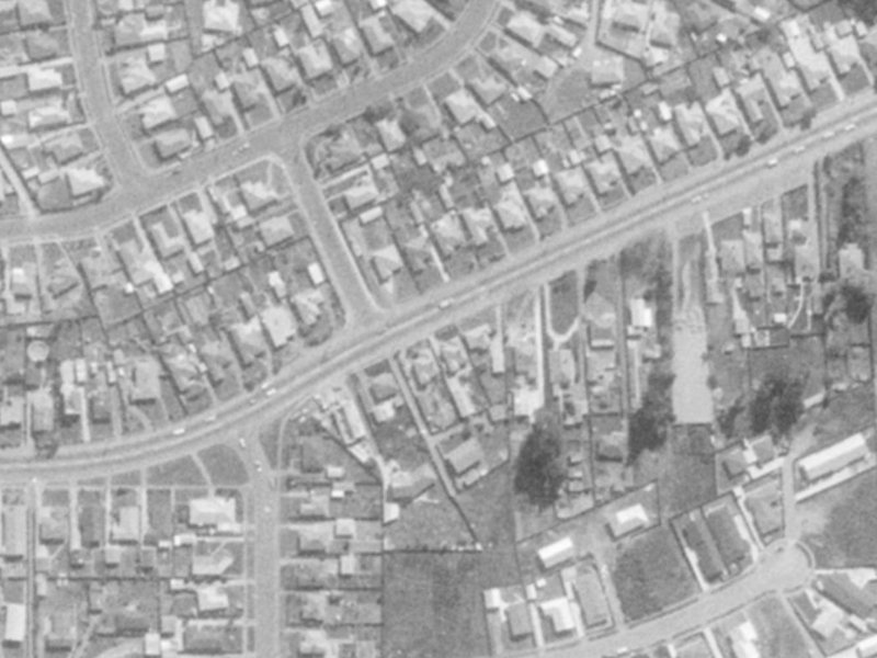 120-122 Pages Road from the air, 1975-1979