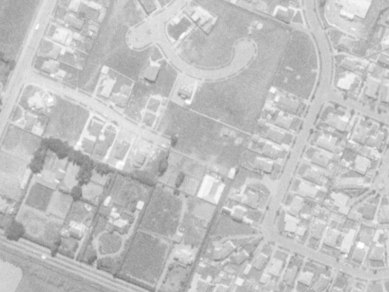 8 Broadfell Avenue from the air, 1975-1979