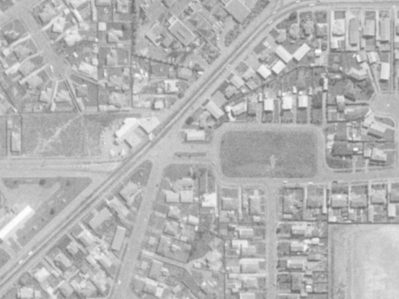 30 Pages Road from the air, 1975-1979
