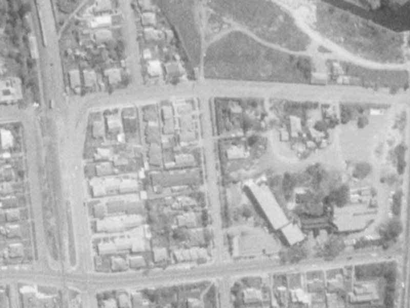 37 Darvel Street from the air, 1975-1979