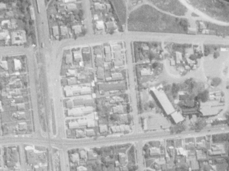 1/33 Darvel Street from the air, 1975-1979