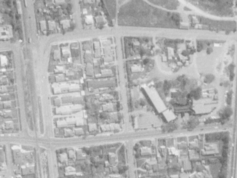 31 Darvel Street from the air, 1975-1979