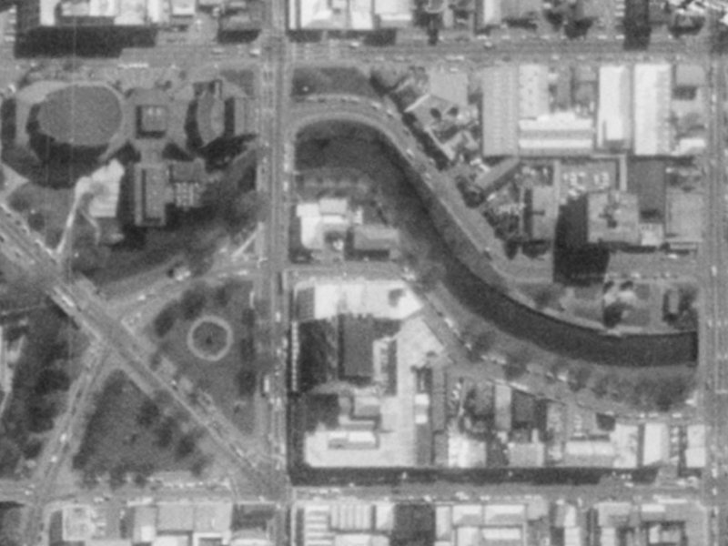218-208 Oxford Terrace from the air, 1975-1979