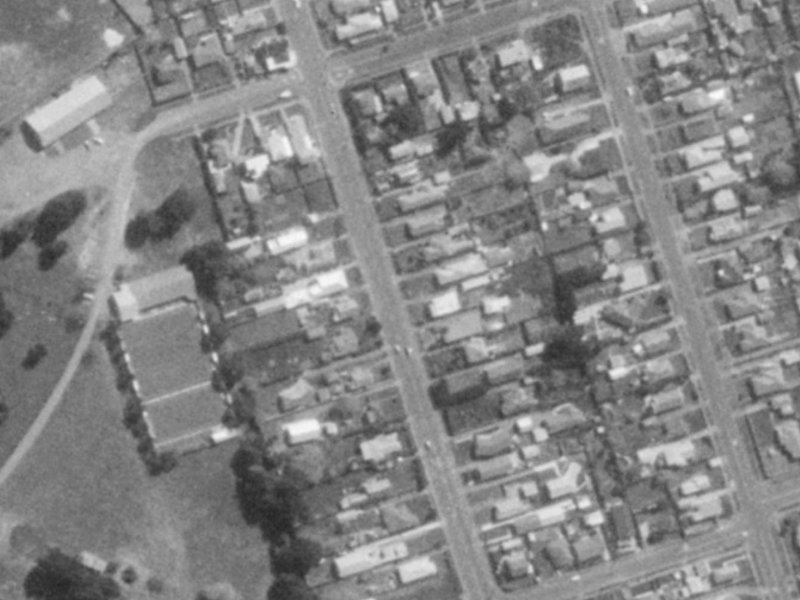 207 Estuary Road from the air, 1975-1979