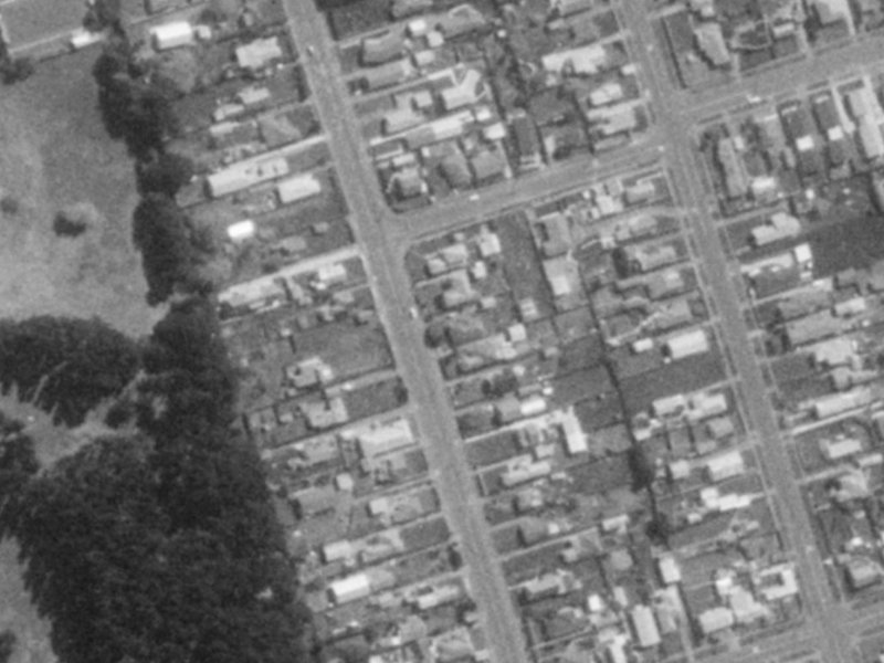 253 Estuary Road from the air, 1975-1979
