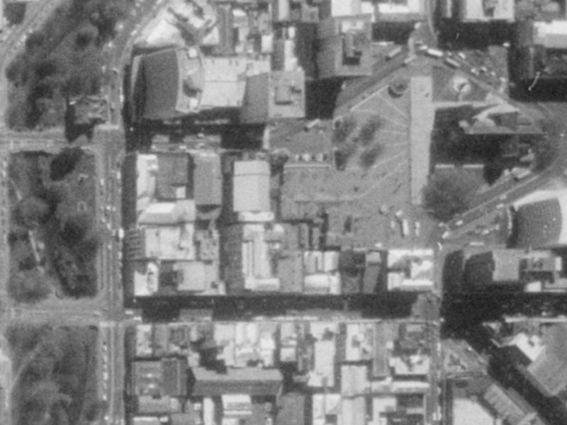 107-129 Cambridge Terrace from the air, 1975-1979