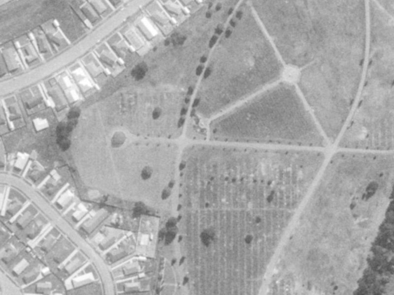 46 Kawau Crescent from the air, 1975-1979