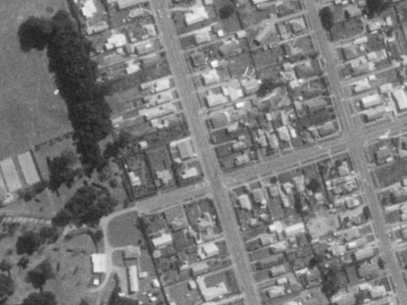 320B Estuary Road from the air, 1975-1979