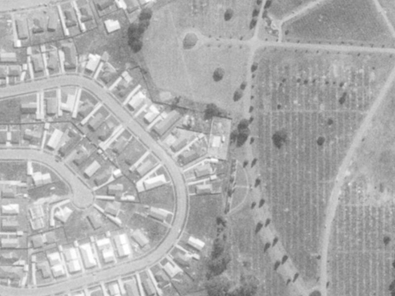 42 Kawau Crescent from the air, 1975-1979