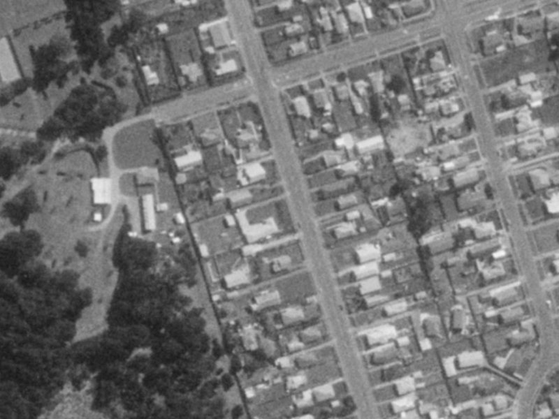 336 Estuary Road from the air, 1975-1979
