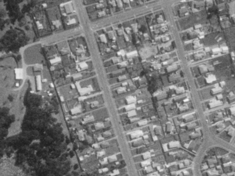 347 Estuary Road from the air, 1975-1979