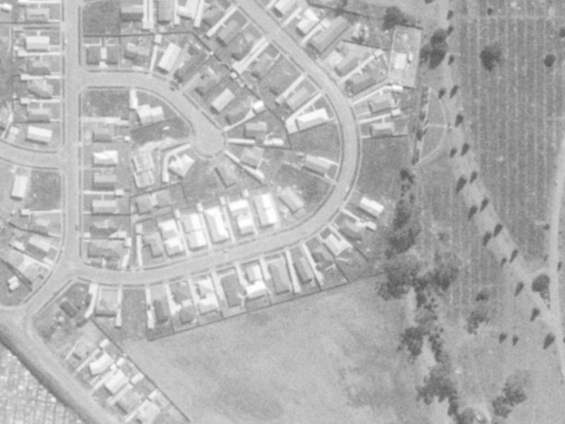 19 Kawau Crescent from the air, 1975-1979