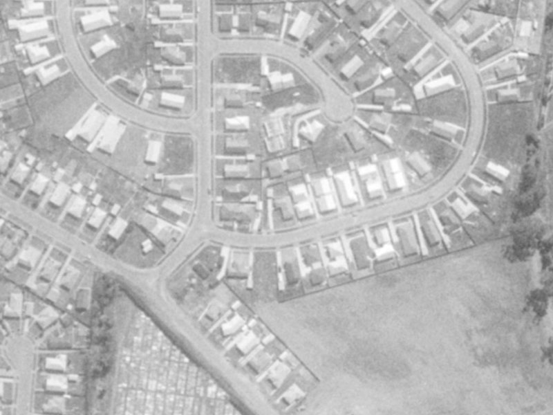 5 Kawau Crescent from the air, 1975-1979