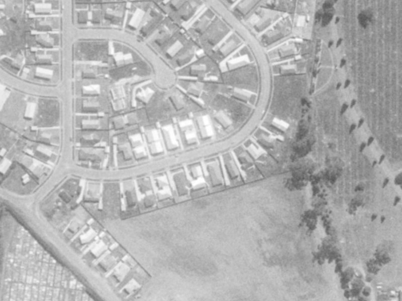 15A Kawau Crescent from the air, 1975-1979