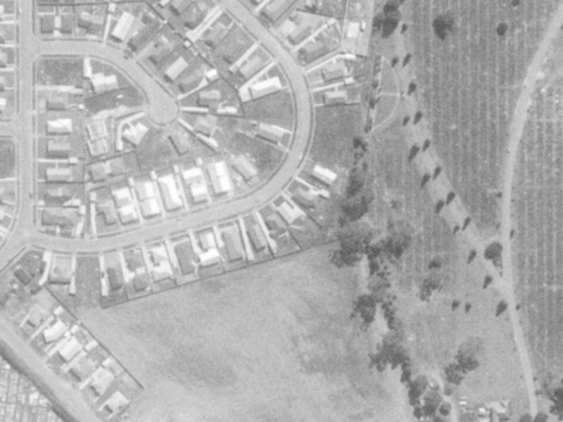 24 Kawau Crescent from the air, 1975-1979