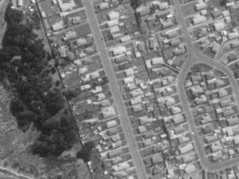 373 Estuary Road from the air, 1975-1979