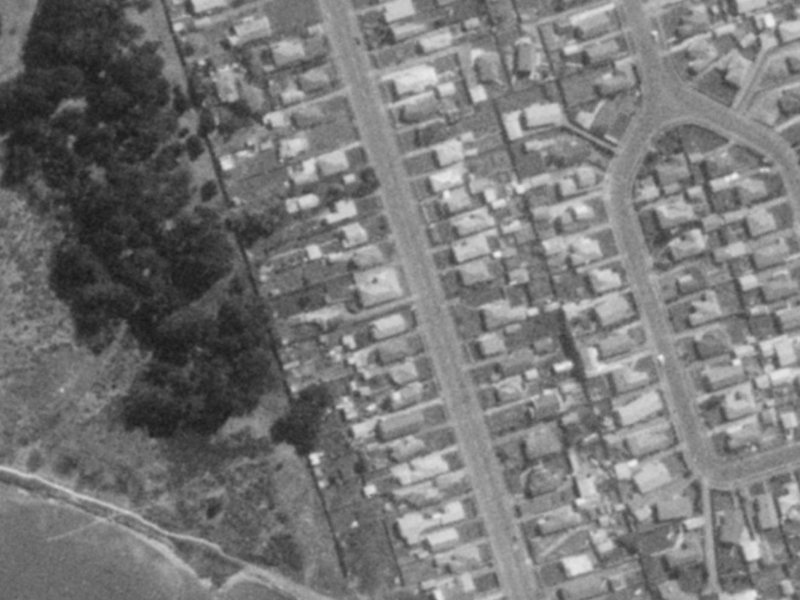 376 Estuary Road from the air, 1975-1979