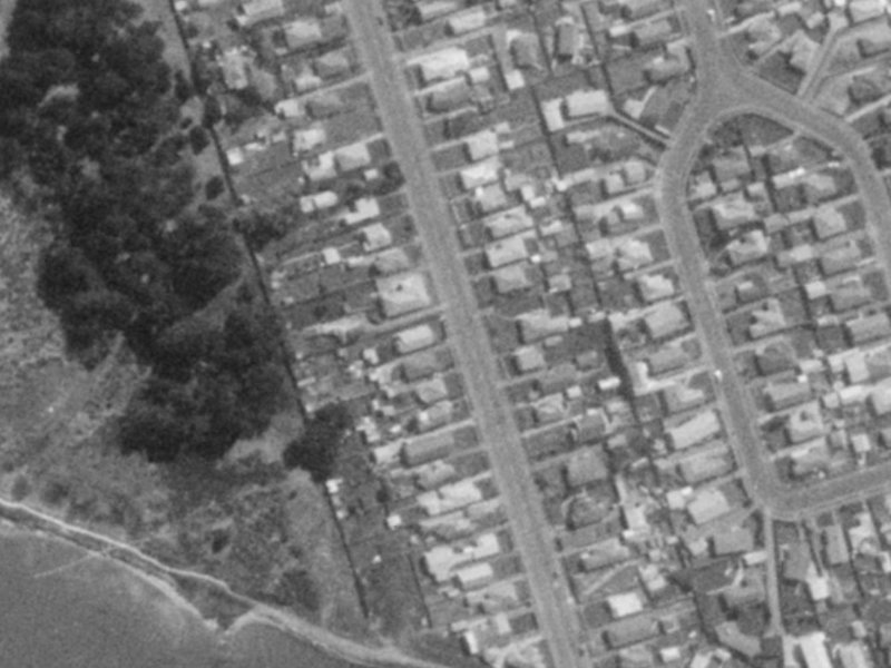 380 Estuary Road from the air, 1975-1979