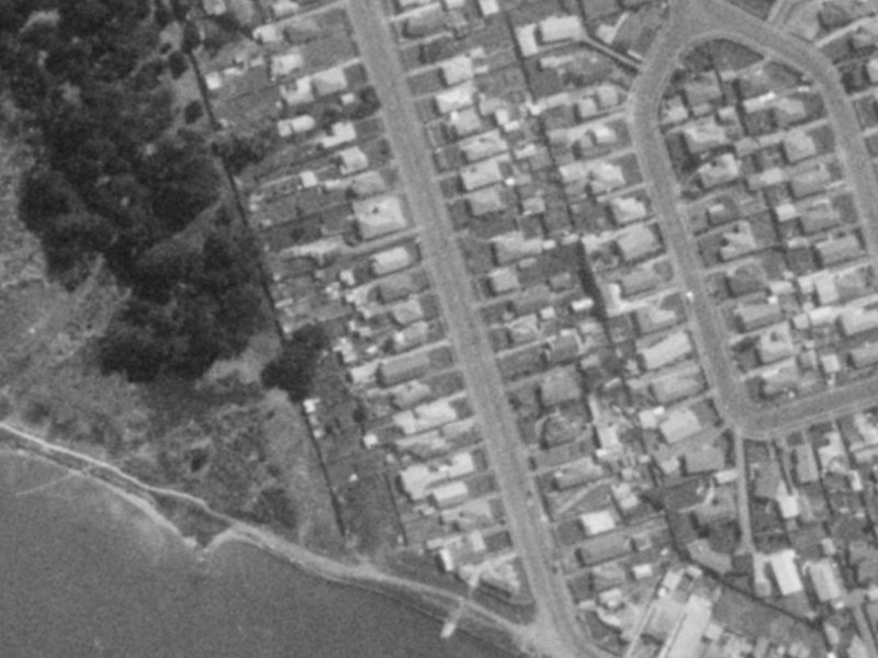 386 Estuary Road from the air, 1975-1979