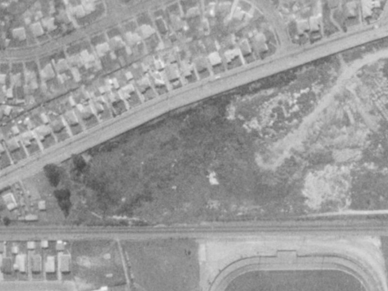 205–235 Waterloo Road from the air, 1975-1979