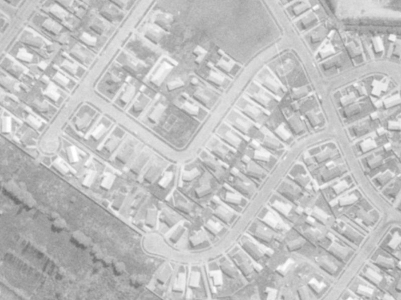 16 Cob Crescent from the air, 1975-1979