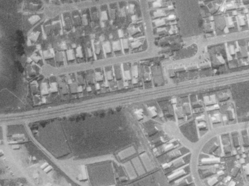 507–529 Main South Road from the air, 1975-1979