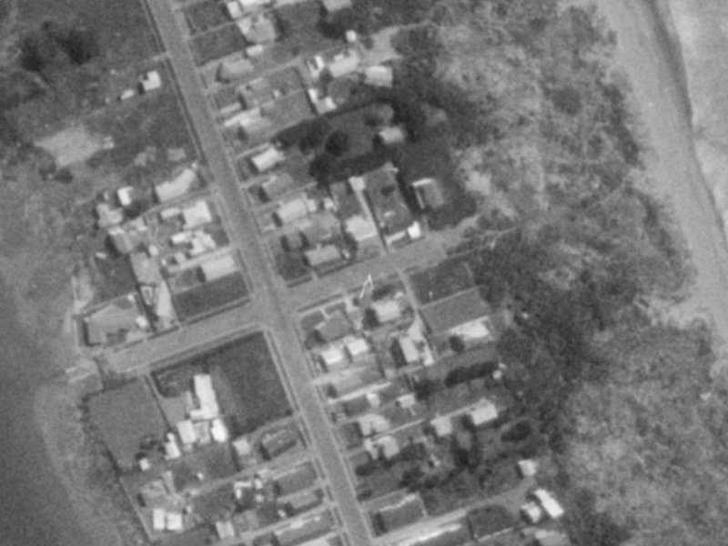 11 Penguin Street from the air, 1975-1979