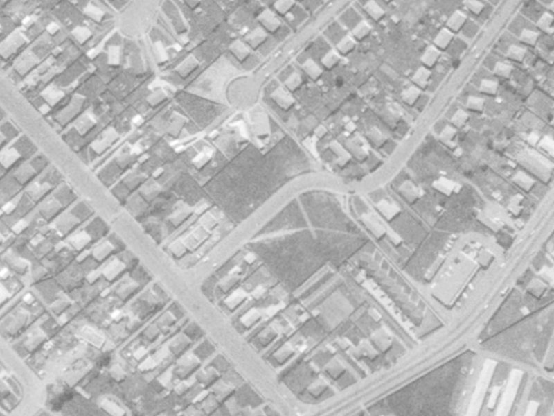 39 De Havilland Street from the air, 1975-1979
