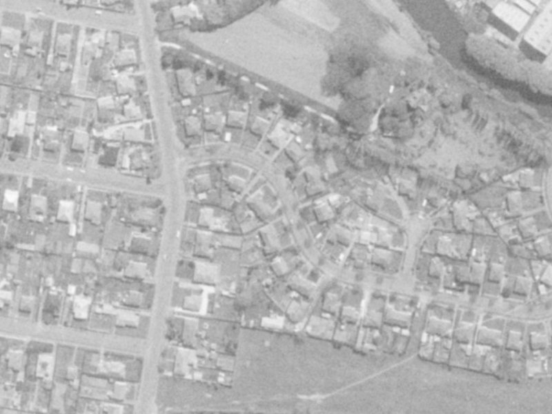 8 Riley Crescent from the air, 1975-1979