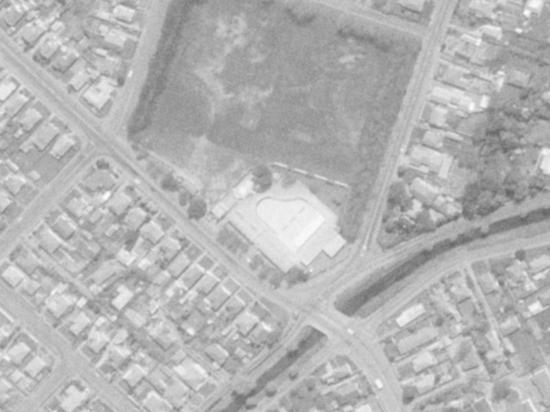 14/30 Waltham Road from the air, 1975-1979
