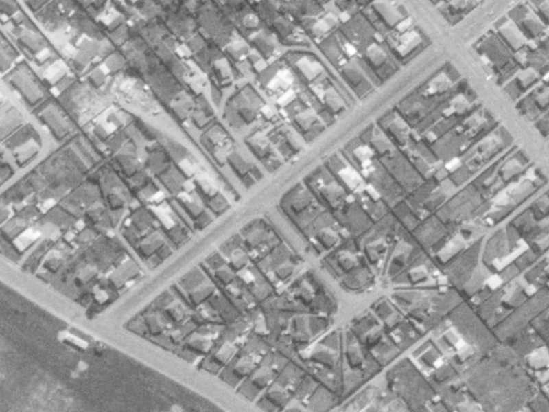 38 Neville Street from the air, 1975-1979