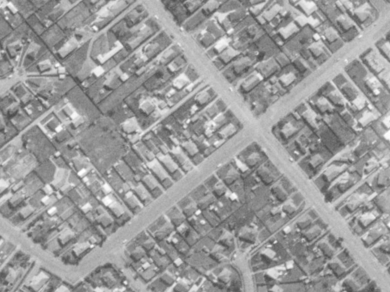 31 Cobham Street from the air, 1975-1979