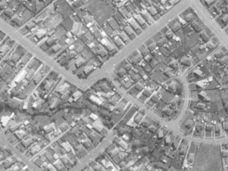 34 Glynne Crescent from the air, 1975-1979