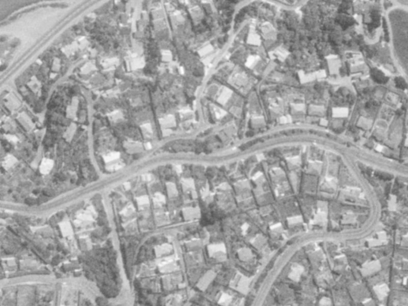37 St Andrews Hill Road from the air, 1975-1979