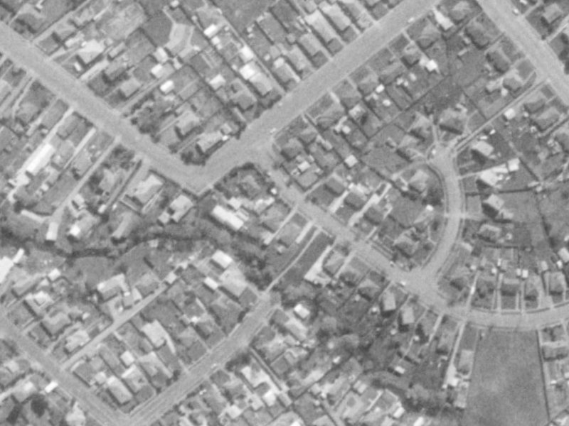 39 Glynne Crescent from the air, 1975-1979