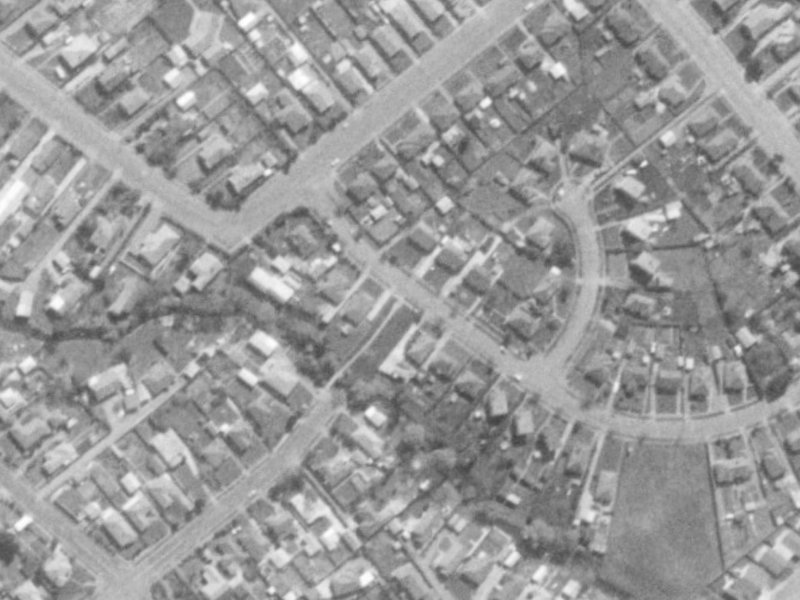 35 Glynne Crescent from the air, 1975-1979