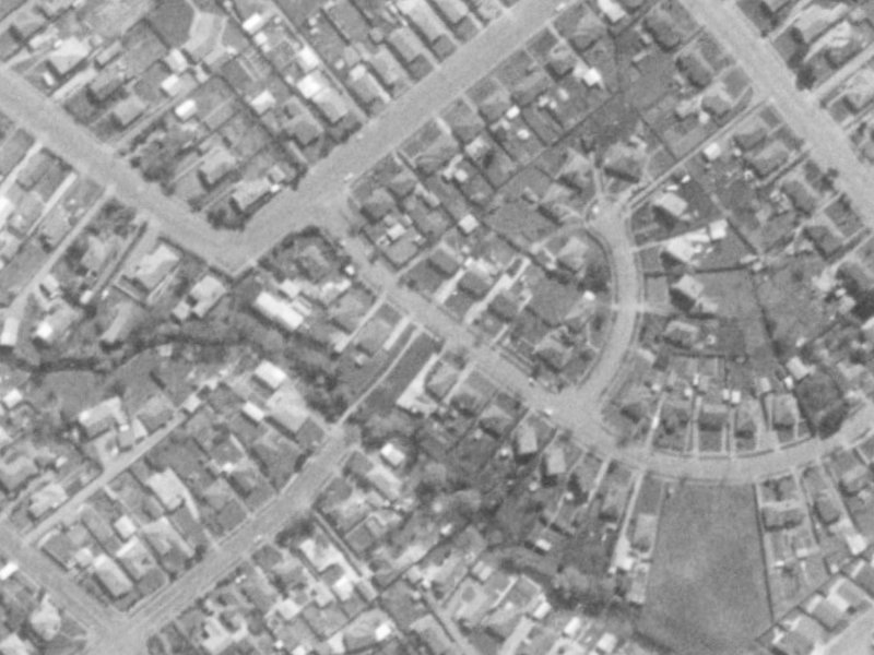 28 Glynne Crescent from the air, 1975-1979