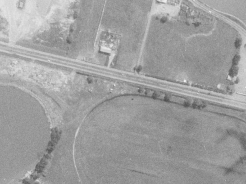 1 Settlers Crescent from the air, 1975-1979