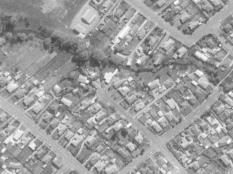 17 Weir Place from the air, 1975-1979
