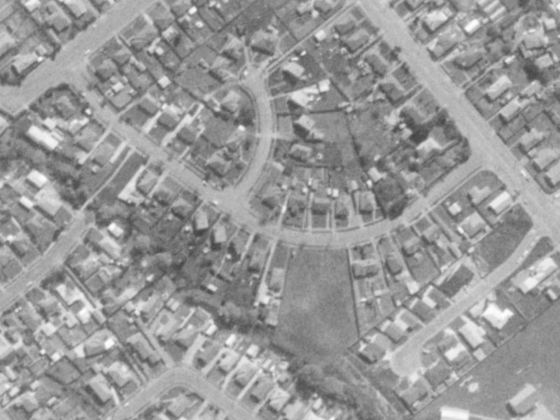 Glynne Crescent from the air, 1975-1979