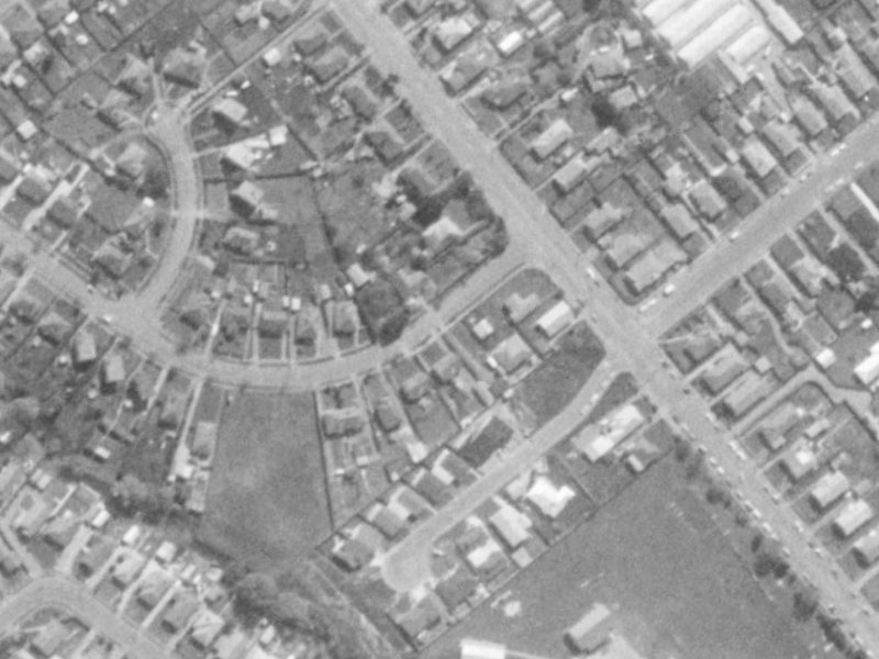 5 Glynne Crescent from the air, 1975-1979