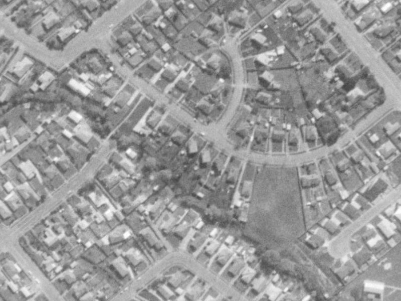 27 Glynne Crescent from the air, 1975-1979