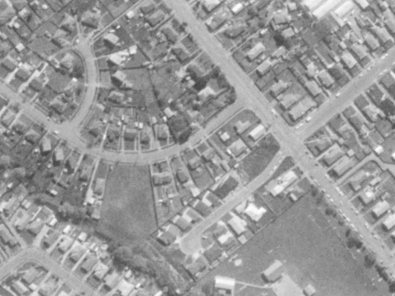 7 Glynne Crescent from the air, 1975-1979