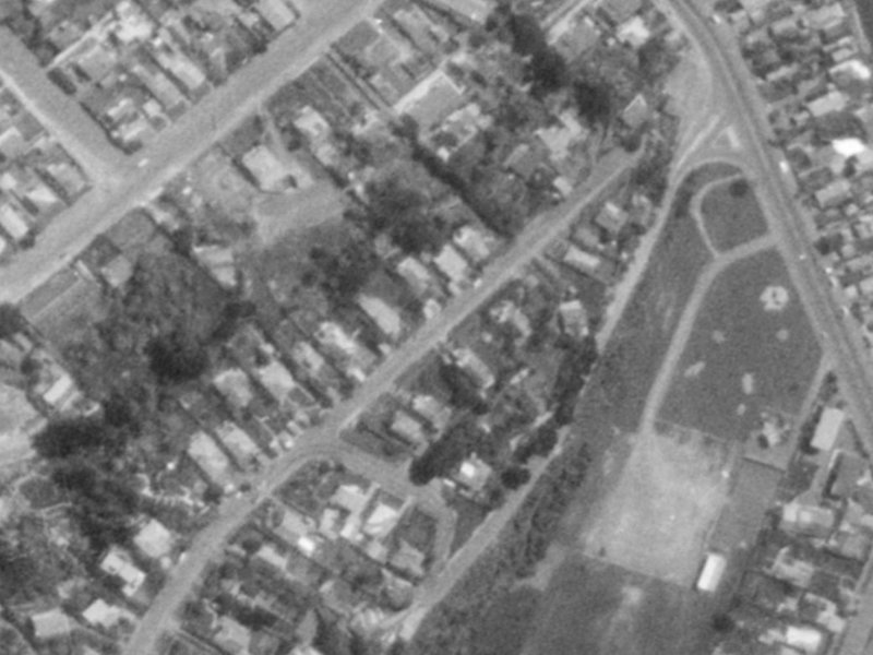 28 Moncks Spur Road from the air, 1975-1979