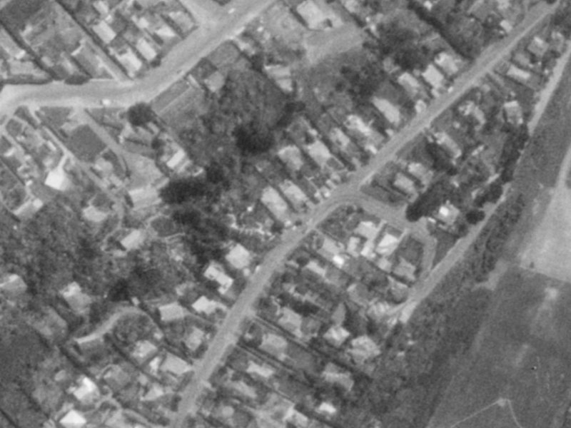 44 Moncks Spur Road from the air, 1975-1979
