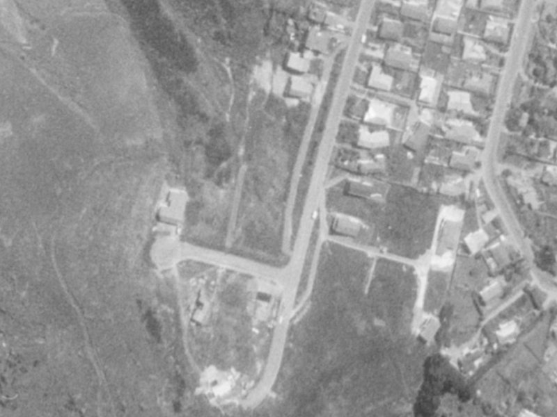 218 Cannon Hill Crescent from the air, 1975-1979