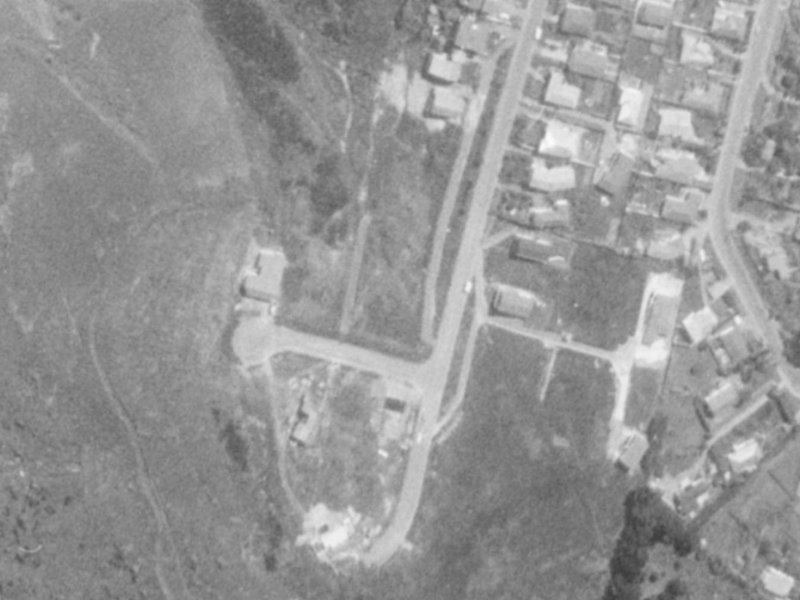216 Cannon Hill Crescent from the air, 1975-1979